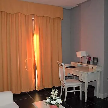 Palace 4*
