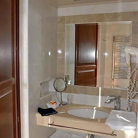 Palace 4*