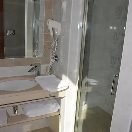 Palace 4*