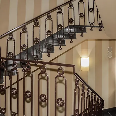 Palace Hotel 4*