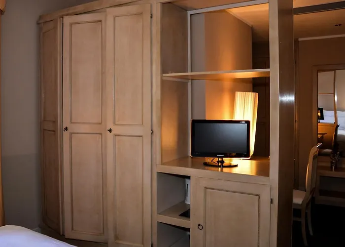 فندق Palace 4*